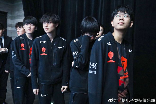 待中国足协 待中国足协