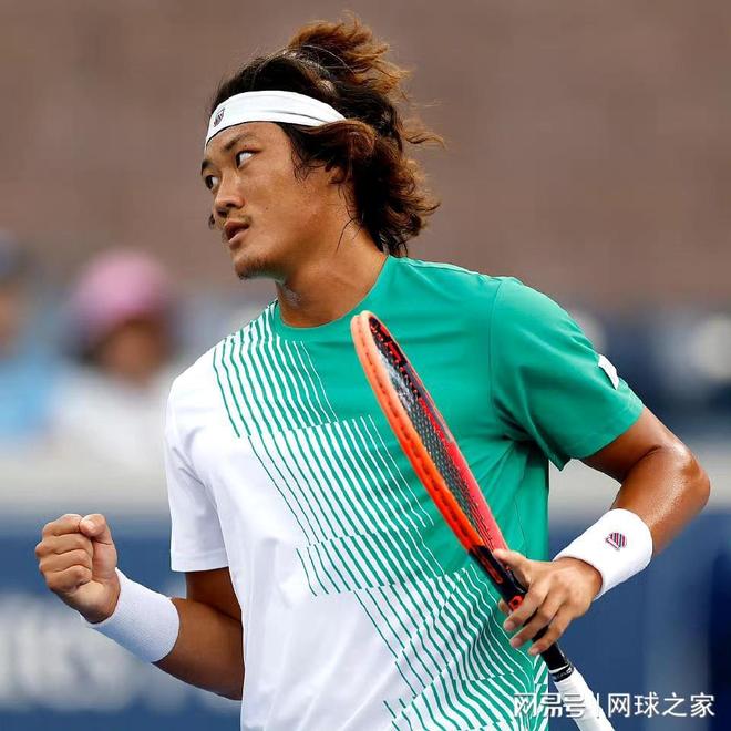 现出全能的 现出全能的