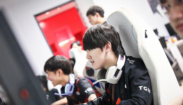 的陪玩师 的陪玩师