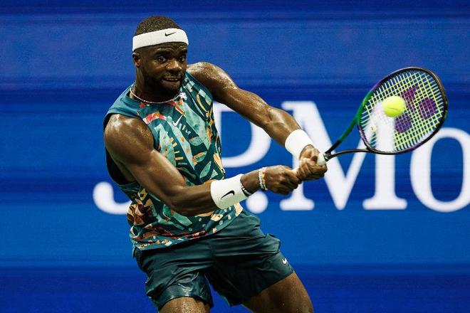 谁和谁在何 谁和谁在何